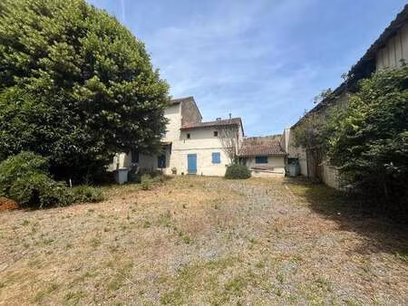 vente maison à brioux-sur-boutonne (79170) : à vendre / 150m² brioux-sur-boutonne