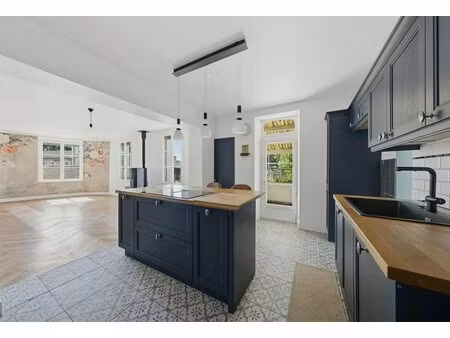maison de 6 pièces de 172 m² à saint-yzan-de-soudiac
