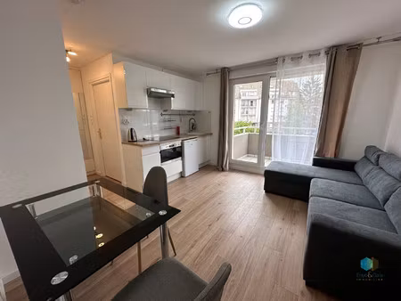 beau studio rénové et meublé avec balcon et parking - lingols