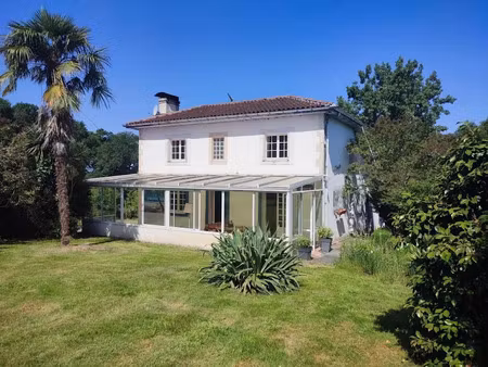 vente maison 5 pièces 174 m² à saint-etienne-d'orthe (40300)  299 999 €