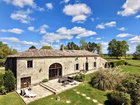 monsegur - maison de campagne de 5 chambres et 4 salles de bains sur un terrain de 3 4...