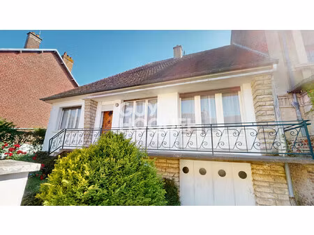 maison traditionnelle 5 chambres à vendre à péronne  proche écoles et centre-ville