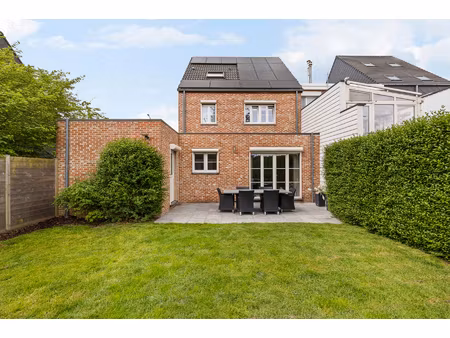 huis te koop in hove met 3 slaapkamers