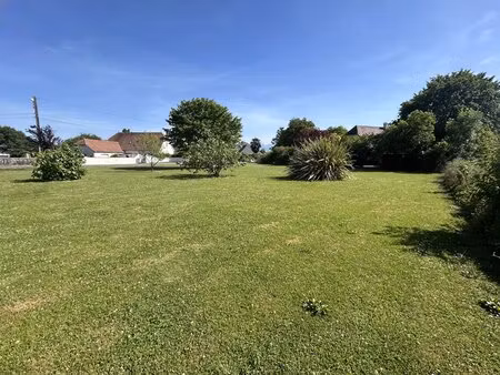 terrain constructible 1100 m²