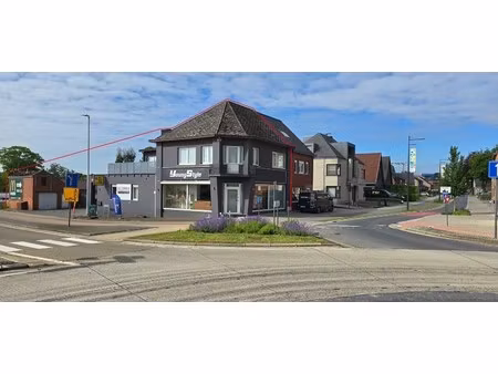 commercieel te koop in lummen met 2 slaapkamers