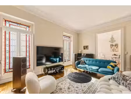 appartement haut de gamme - 4 pieces - ascenseur - climatisation - centre ville