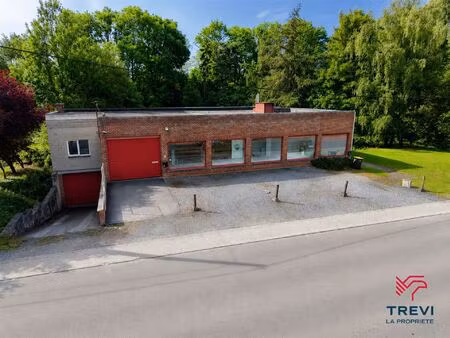 commercieel te koop in ressaix met 1 slaapkamer
