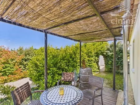 sud ardèche : double villa de standing avec garage sur terrain plat