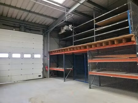 location local d’activités change 72560 866m²
