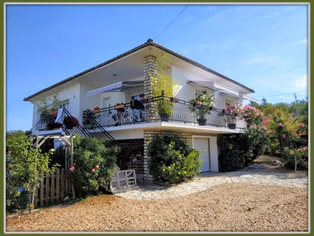 vente maison 7 pièces 202 m² chalais (16210)