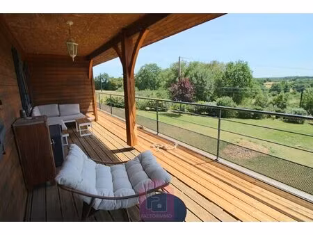 coup de cœur nature : maison en bois sur 8 000 m2 de terrain