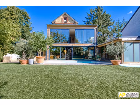 le chesnay rocquencourt - maison 8 pièces 327 m² au sol sur parcelle de 718 m² avec piscin