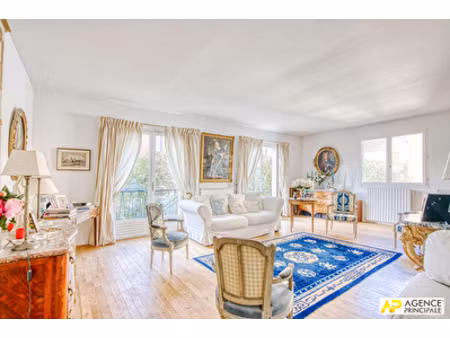 versailles st-jean maison 7 pièces de 175.91 m² habitables dont en dépendance un studio de
