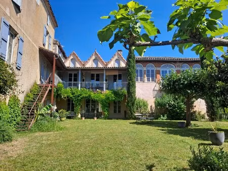 maison de ville de charme avec jardin et vues