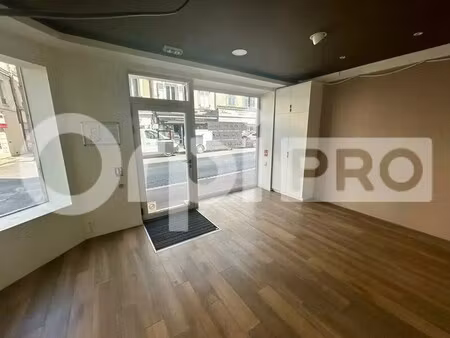 location commerce melun 77000 75m²