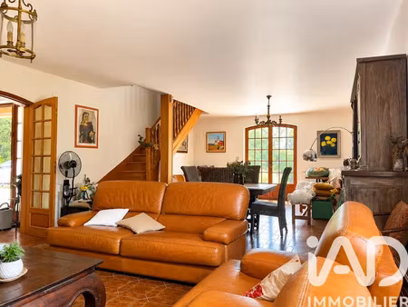maison traditionnelle à bagnols-en-forêt (83600)
