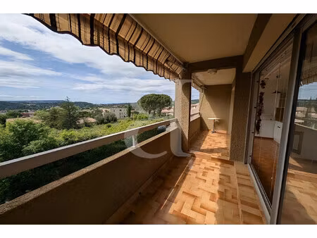 appartement avec terrasse  garage et vue sur le chateau à vaiso