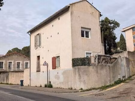 vente immeuble à nîmes (30000) : à vendre / 73m² nîmes