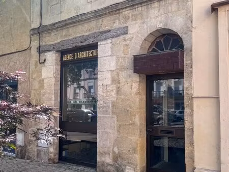 immeuble au centre-ville de montpon