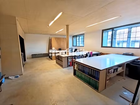 bureau 4 pièces - 104 m²