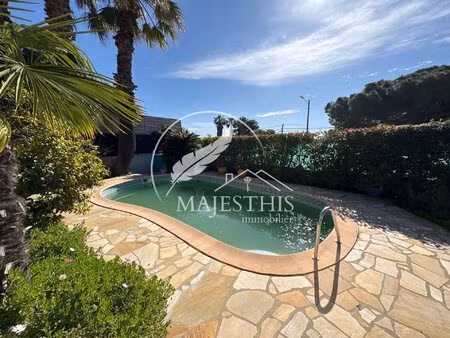 maison lumineuse -95 m2- piscine- quartier costebelle/almanarre