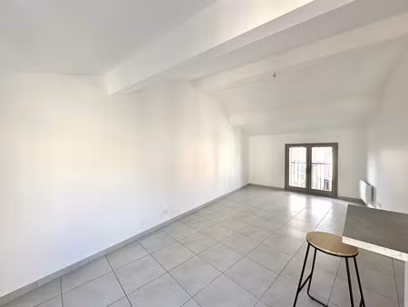 location appartement 4 pièces 74m2 céret 66400 - 620 € - surface privée