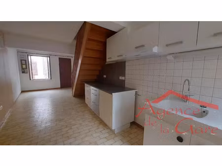 location maison 2 pièces 40m2 sézanne 51120 - 485 € - surface privée