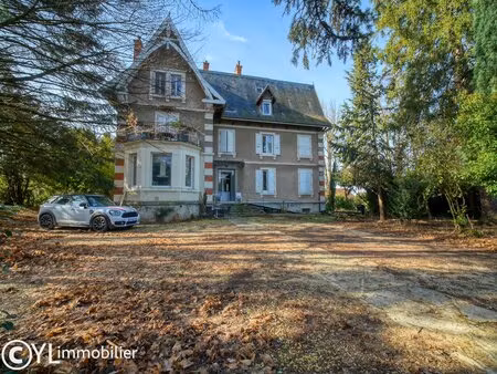 manoir avec 7 800 m2 constructibles