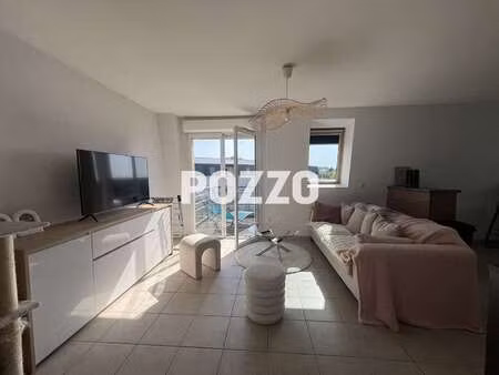 location appartement 2 pièces à cherbourg-en-cotentin (50100) : à louer 2 pièces / 44m² ch