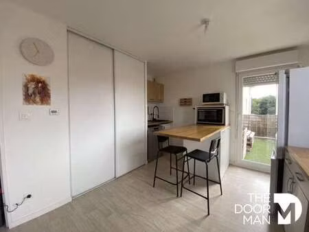 location appartement t1 meublé au loroux-bottereau (44430) : à louer t1 meublé / 32m² le l