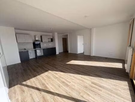 location appartement 4 pièces à saint-hilaire-de-riez (85270) : à louer 4 pièces / 88m² sa