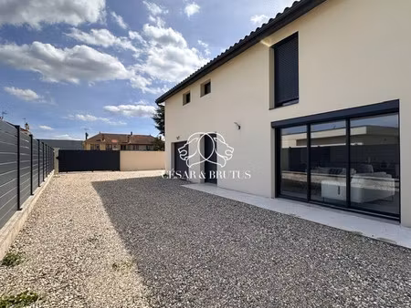 decines-charpieu - maison rénovée 5 pièces de 125 m² avec ga