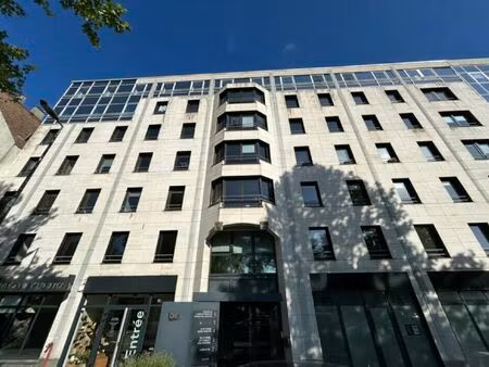 location bureaux 181 m²