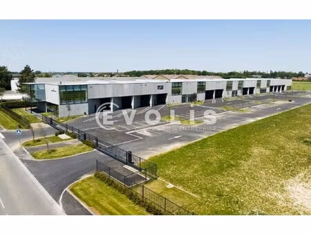 location local d'activités 520 m² à 1 982 m²