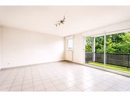 centre ville à pied : t3 avec ascenseur  garage et cave : terrasse : chaudière 2023 :