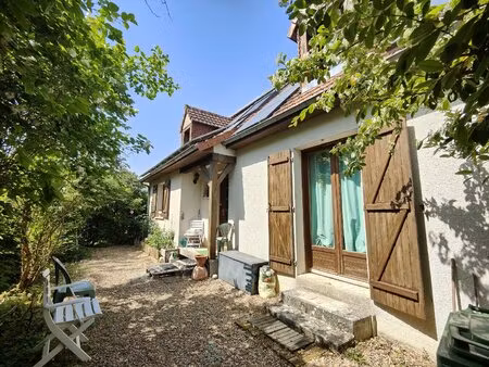 à saisir rapidement en plein centre de fondettes  maison familiale de 5 chambres sur un...