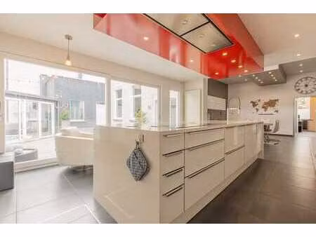 maison de maître pleine de caractère  rénovée  avec piscine