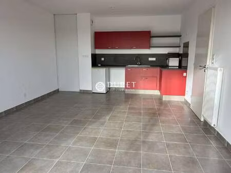 location appartement 2 pièces à challans (85300) : à louer 2 pièces / 47m² challans