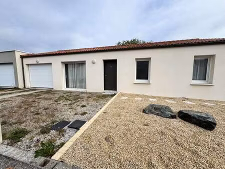 location maison à cugand (85610) : à louer / 74m² cugand