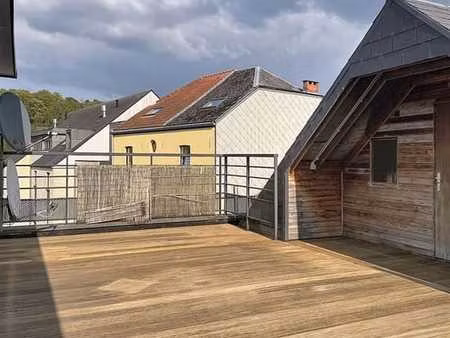 un appartement aux allures de maison avec une vue imprenable