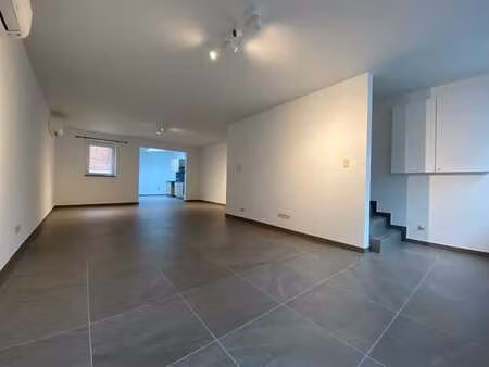 appartement de type triplex de +/- 111 m²