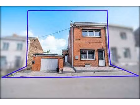 maison + studio loué (360€/mois) avec garage à bouffioulx