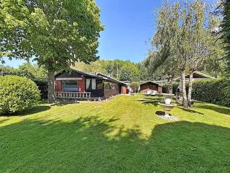 maison avec grand jardin calme à sy.