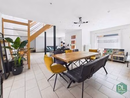 maison individuelle offrant de beaux volumes avec 3 chambres