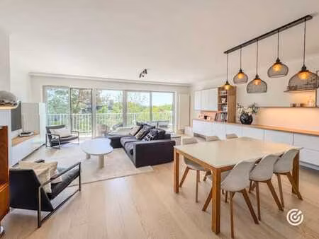 uccle | appart renové 3 chambres + 2 terrasses + garage