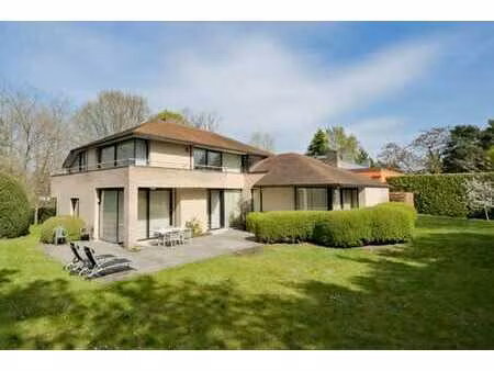 fort jaco: magnifique villa de ± 453 m² sur 15 ares - 5 ch.