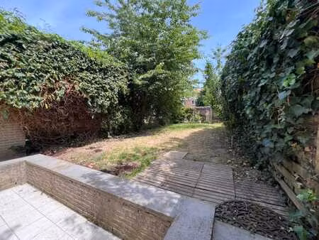 appartement rdc  terrasse et jardin – une chambre – une cave