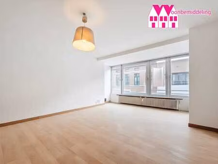 alost : appartement à rénover comprenant 2 chambres et 2 ...