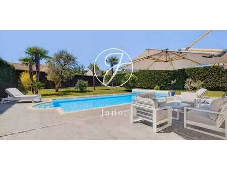 maison avec piscine et jardin aigremont (78)