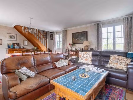 maison familiale avec jardin à vendre quartier recherché proche de toutes les commodités à